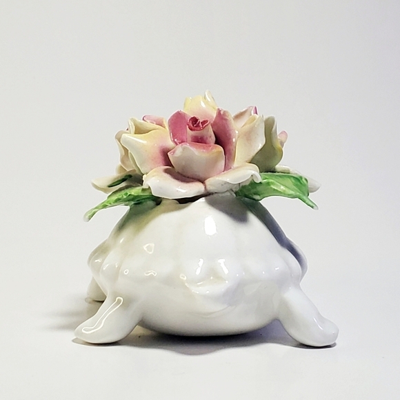Vintage Raybur Staffordshire England Bone China Figurine Turtle with Roses EUC - Picture 5 of 10